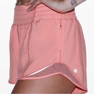 Lululemon Hotty Hot Short *High-Rise 2.5"
Light Coral Size 4